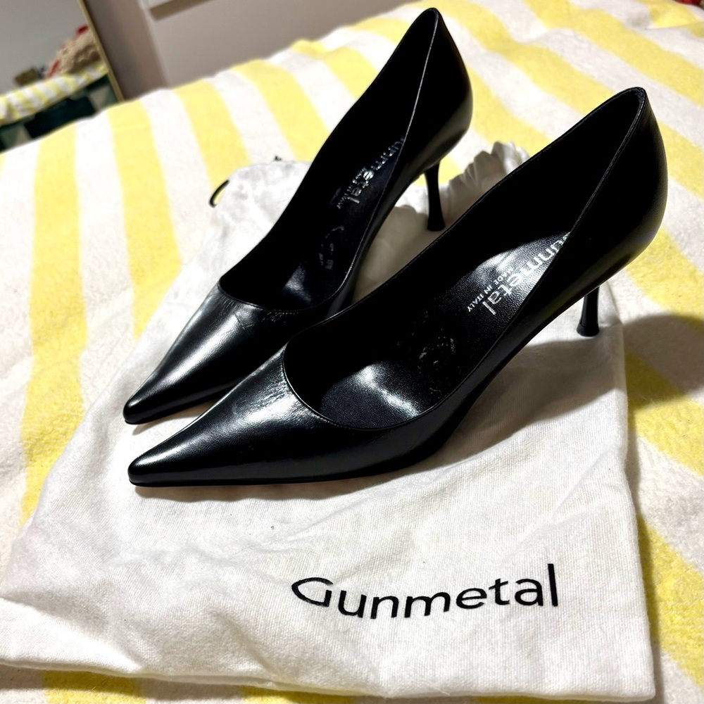 “Gunmetal”  black leather heels. Made in Italy, EIC, US 7.5